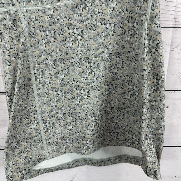 Lululemon Tank Top Womens 6 Gray Built in Bra Pull Over Racer Back - Picture 2 of 13